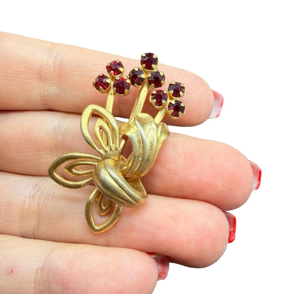 Vintage Jewelry Gold Tone Brooch with Red Rhinestones Flower Pin